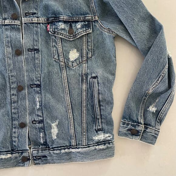 Levi's Ex-Boyfriend Distressed Classic Denim Blue Relax Fit Trucker Jacket SZ sm - Picture 3 of 6